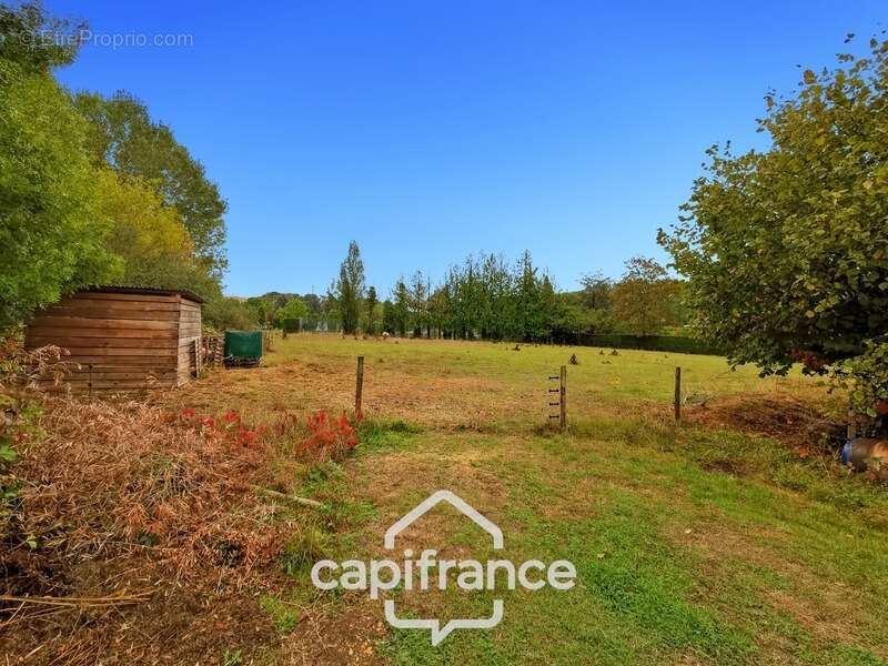 Maison à vendre 7 pièces BESSE SUR BRAYE (72)  -  terrain de 4035 m²  - - photo 3