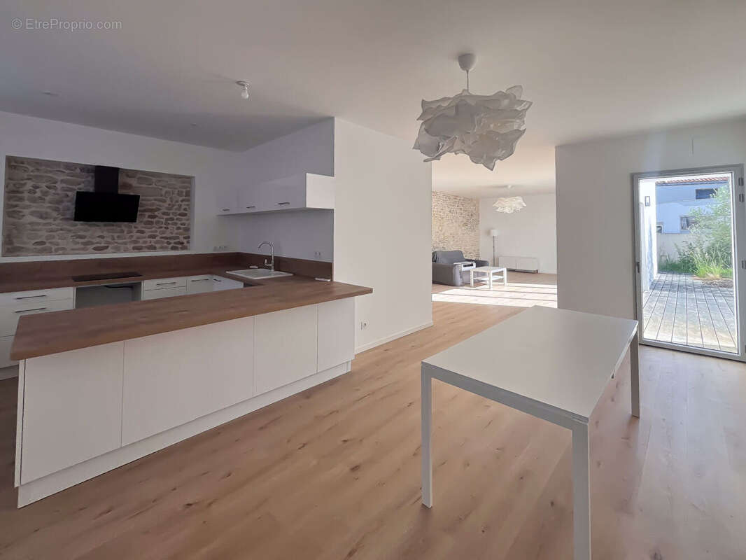 Maison à SAINTE-SOULLE