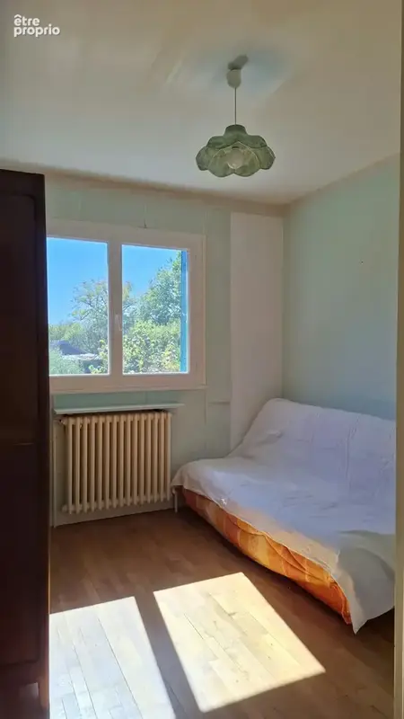 Située à proximité des commodités, maison en rez de chaussée surélevée de 133 m2 habitables sur beau terrain d - photo 18