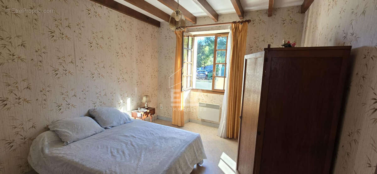 Maison à LA ROCHE-CHALAIS