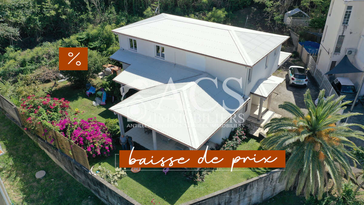 Maison à LE ROBERT