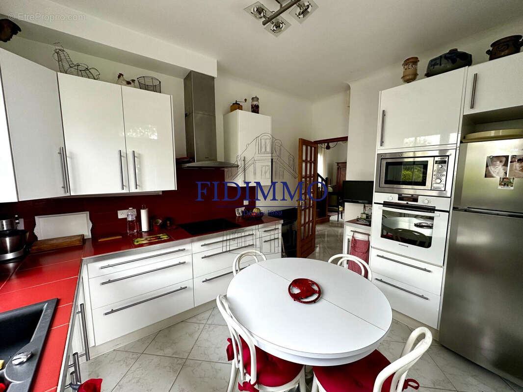 Maison à CHENNEVIERES-SUR-MARNE