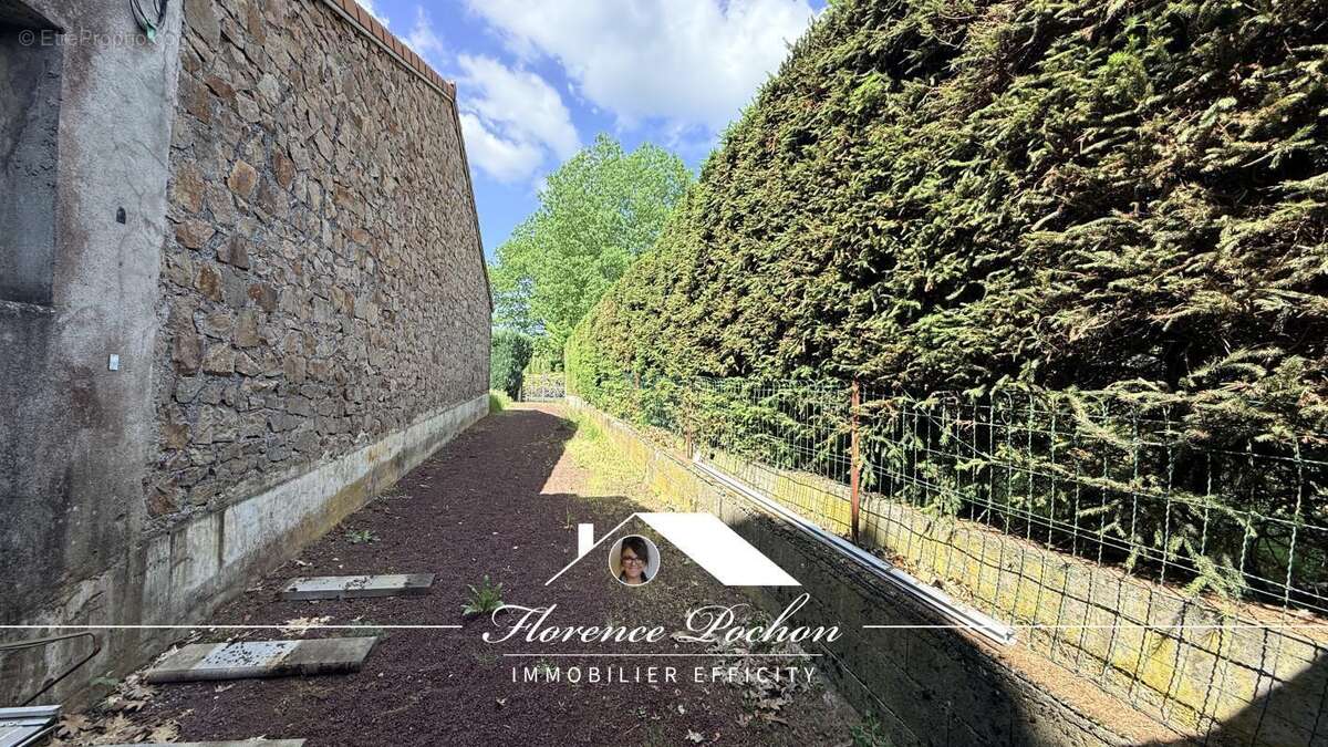 Maison 158 m² à Craponne-Sur-Arzon  - photo 20