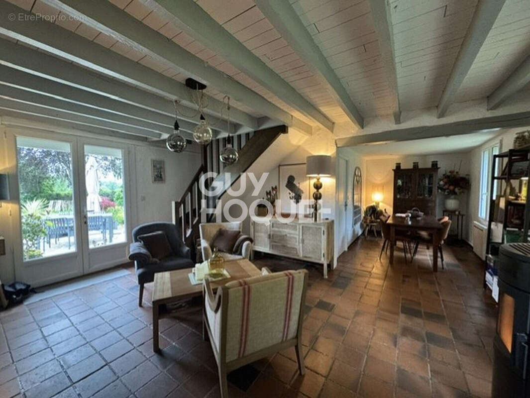 Maison charmante à vendre à Gault-Soigny, havre de paix et de lumière - photo 4