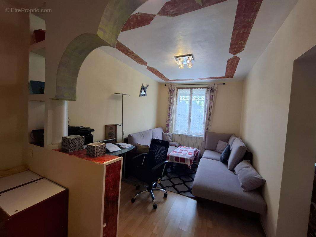 Maison à CUISE-LA-MOTTE