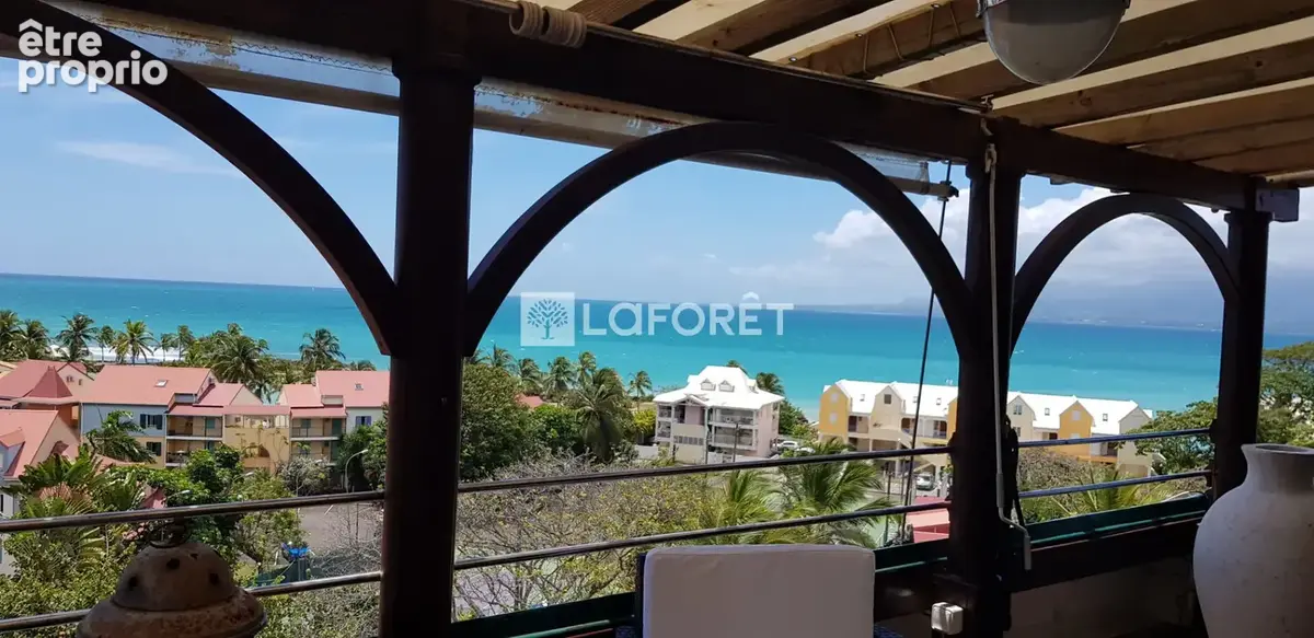 Photo Appartement à Le Gosier au prix de 390 000€