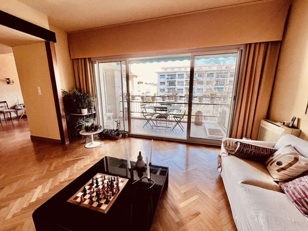 Appartement à MARSEILLE-8E