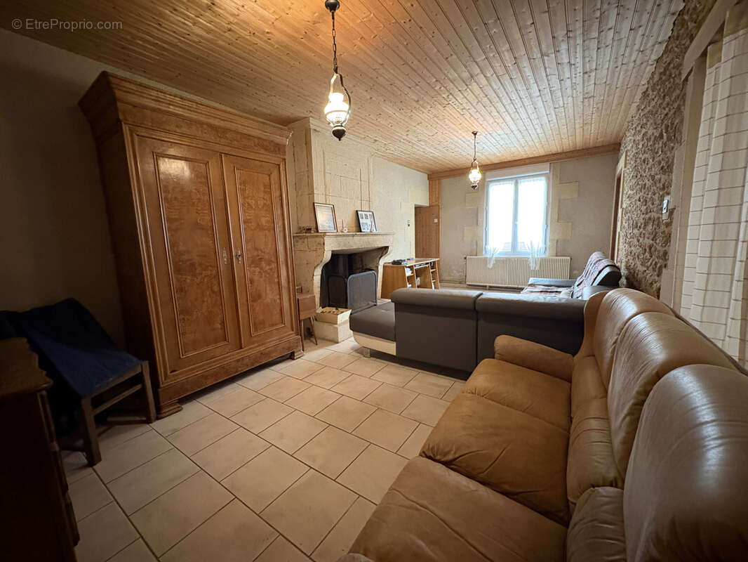 Maison à L&#039;EGUILLE