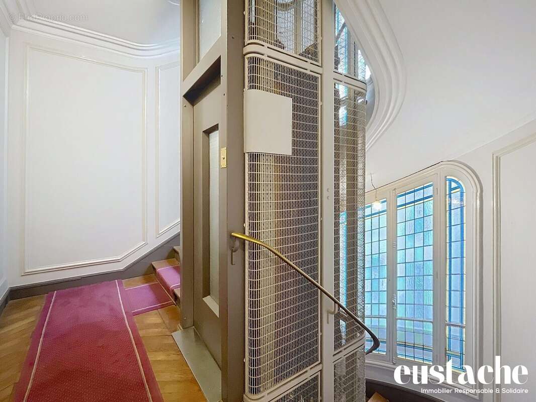 Appartement à PARIS-2E