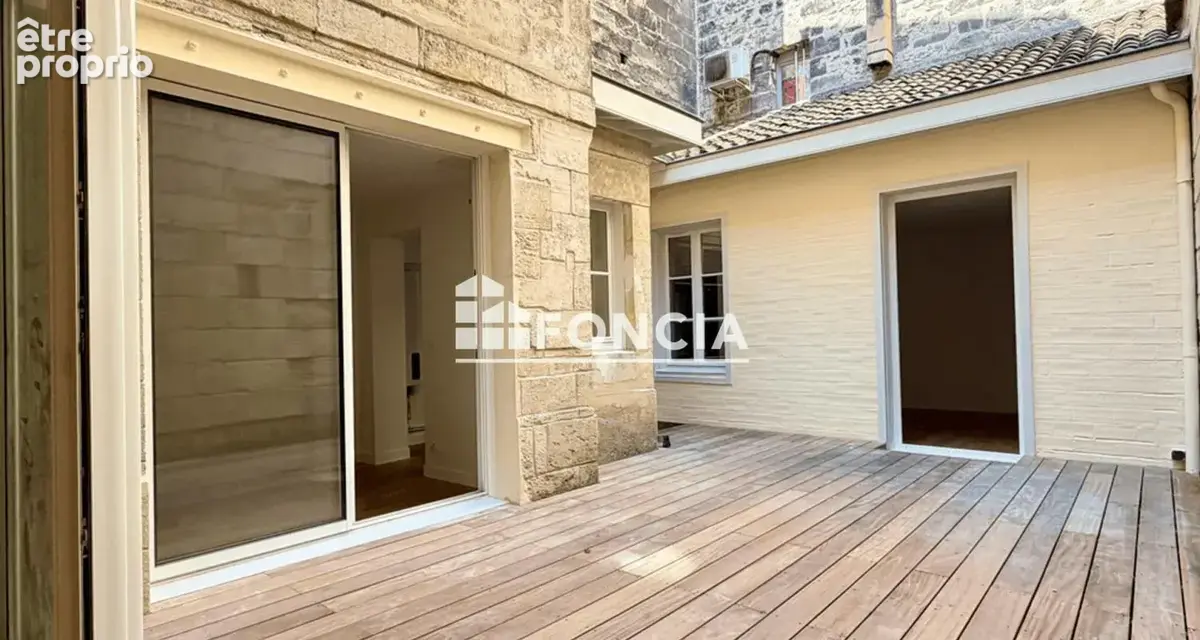 Appartement avec patio central – Une opportunité rare au cœur du centre historique de Bordeaux - photo 4