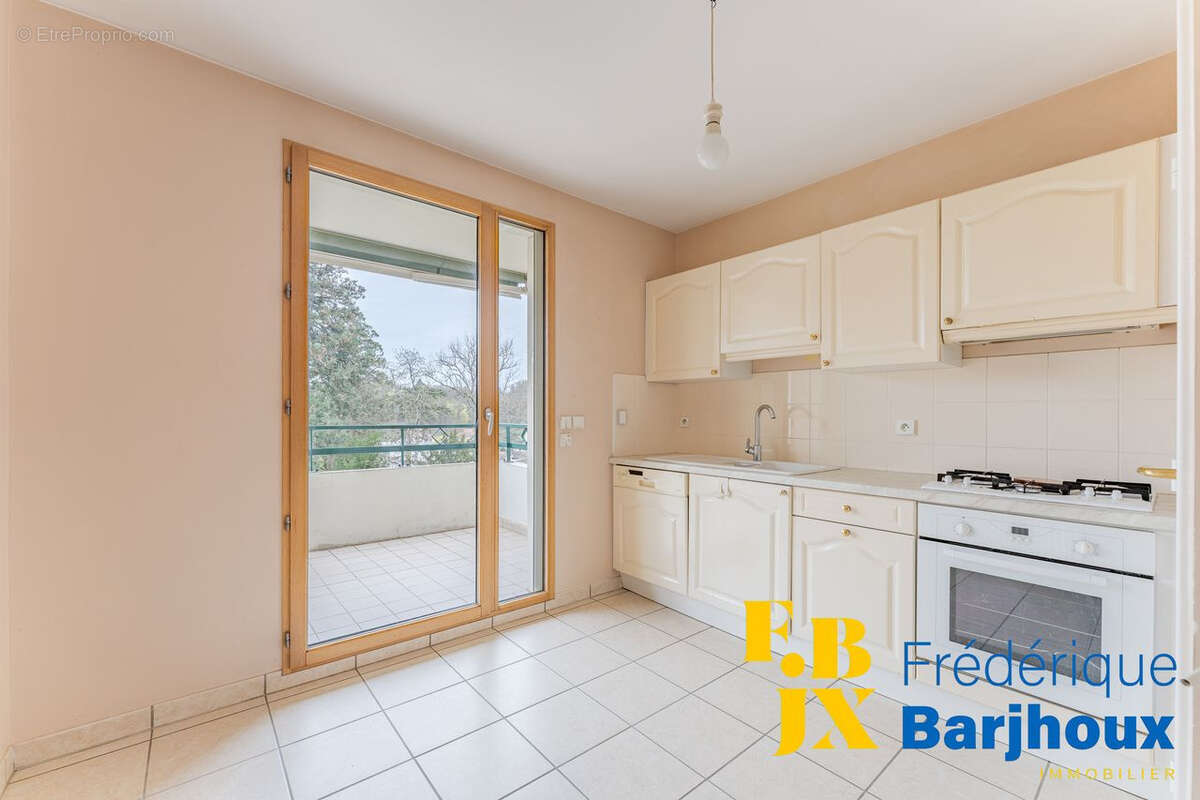 Appartement à CHARBONNIERES-LES-BAINS