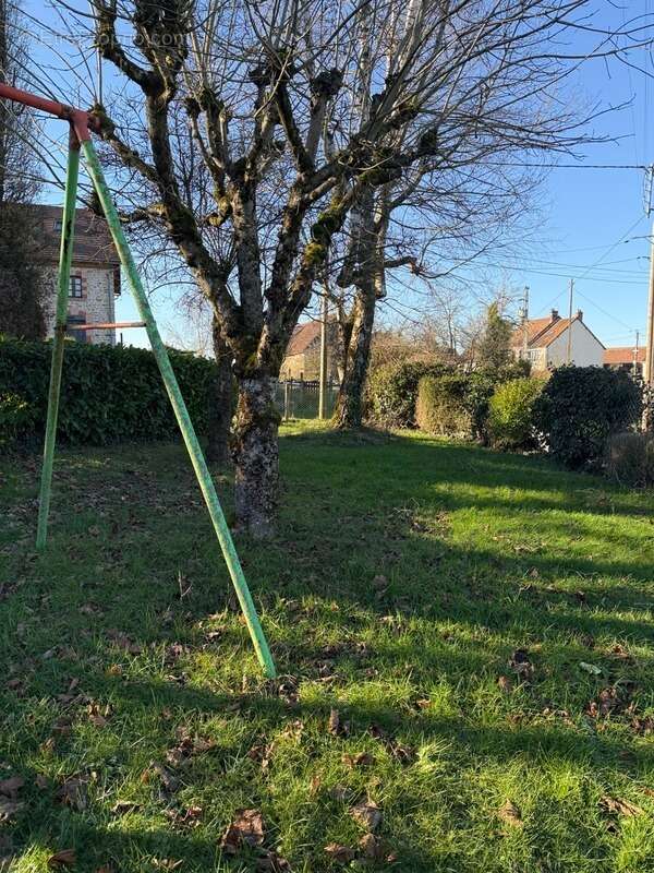 Maison à SAINT-SULPICE-LE-DUNOIS