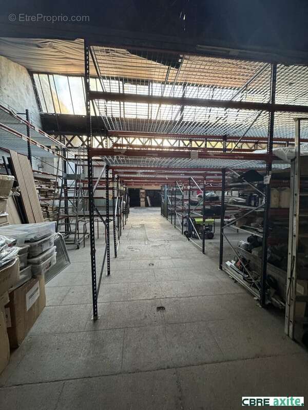 583 m² à Grenoble  - photo 2