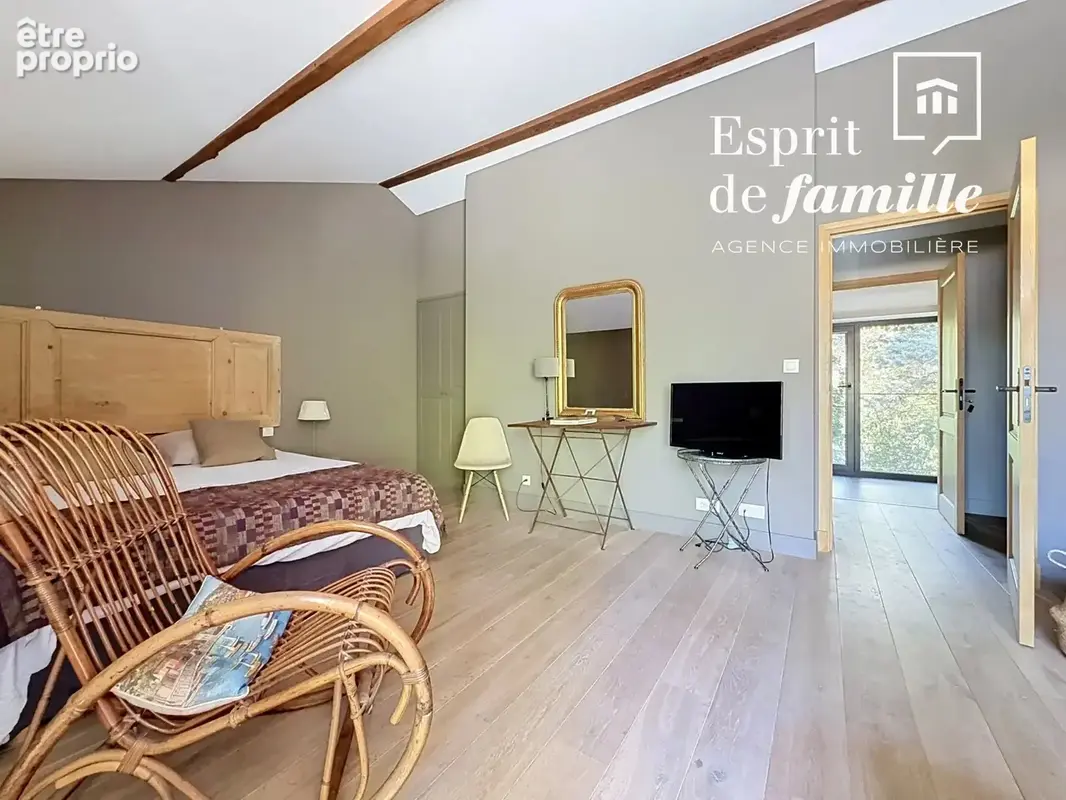 Ecully, demeure de charme 400m2 - photo 13
