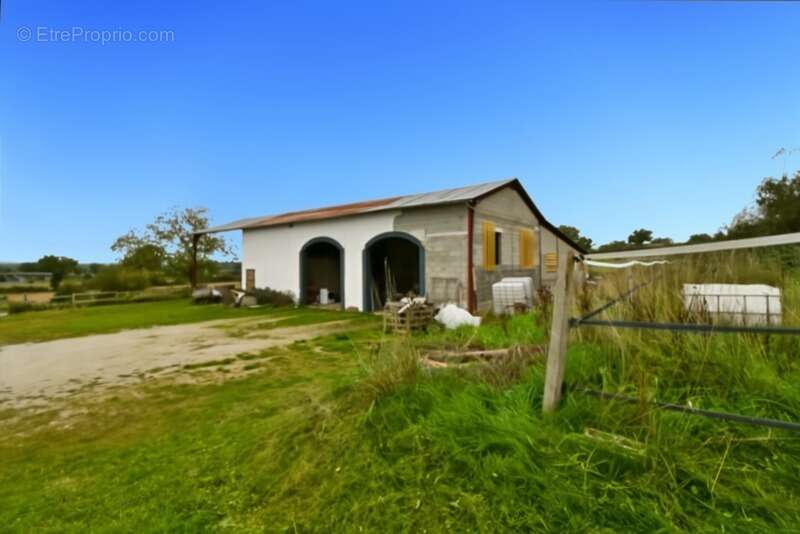 Maison à VALLON-EN-SULLY