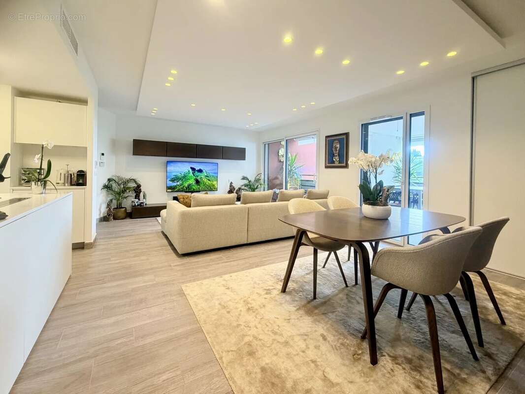 Appartement à EZE