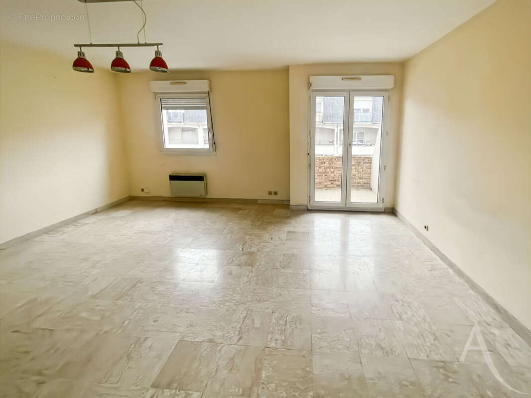 Appartement à SAINTE-GENEVIEVE-DES-BOIS
