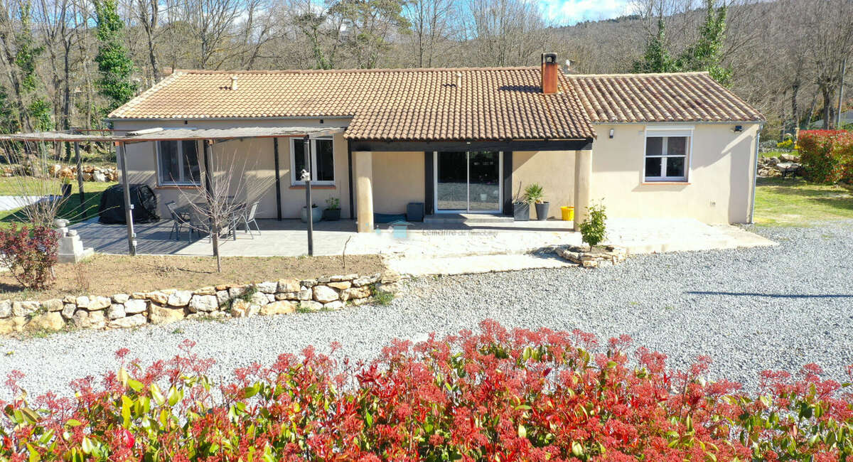 Maison à SAINT-CEZAIRE-SUR-SIAGNE