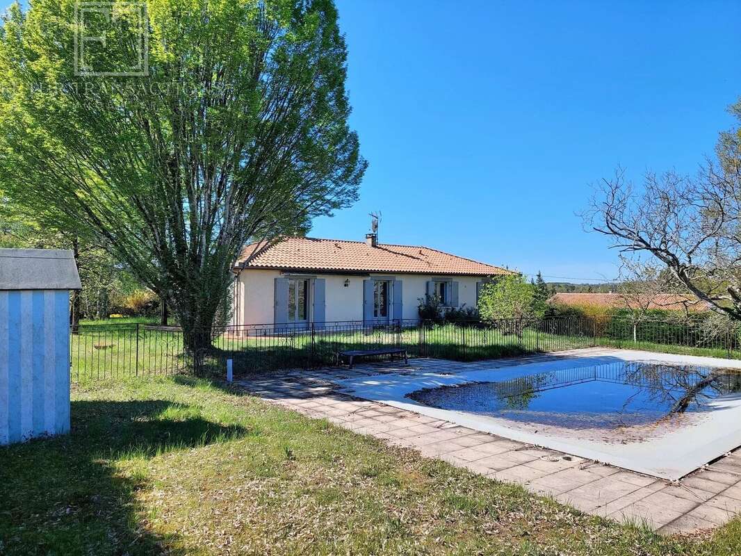 Maison à CHAMPAGNAC-DE-BELAIR