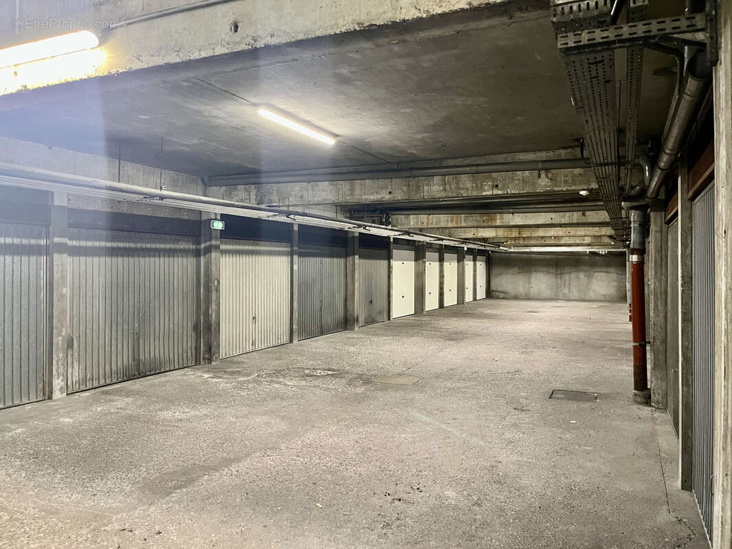 Parking à MEYTHET