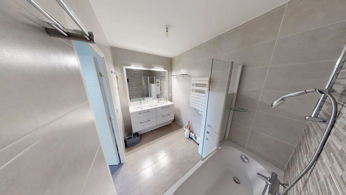 Appartement à VILLENEUVE-LOUBET