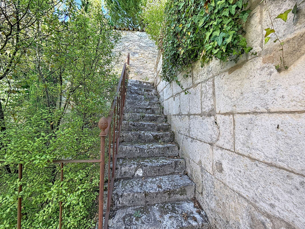Maison à CHATEAUNEUF-SUR-CHARENTE