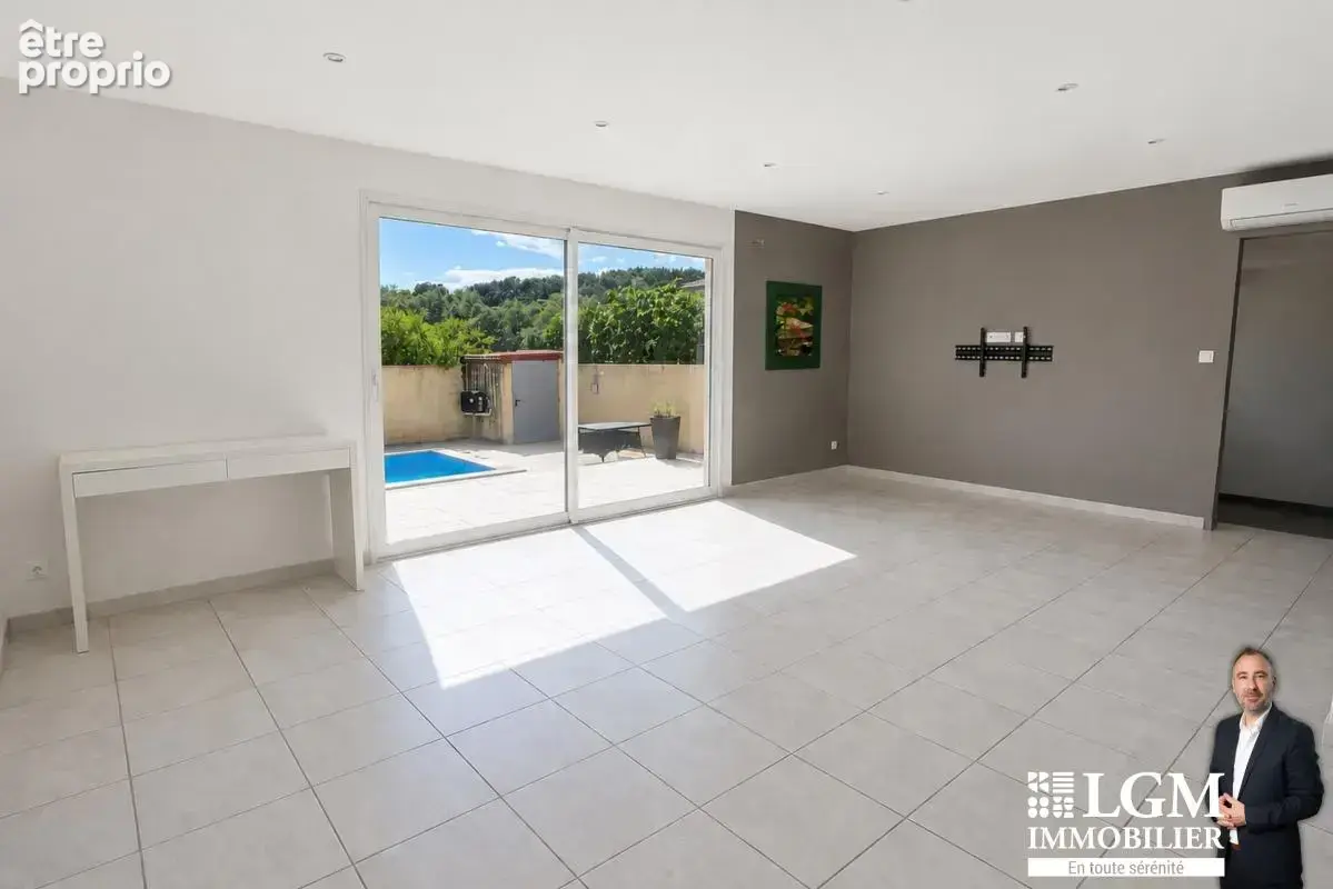 Villa de 94 m2 sur 392 m2 de terrain - photo 3