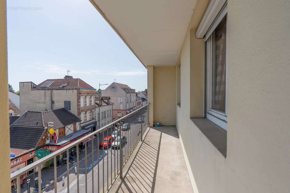 Troyes, Appartement de type V avec balcon et cave - photo 10