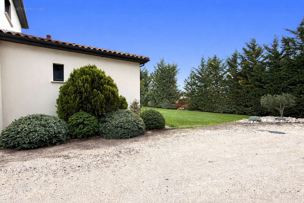 Maison à SAINTE-CECILE-LES-VIGNES