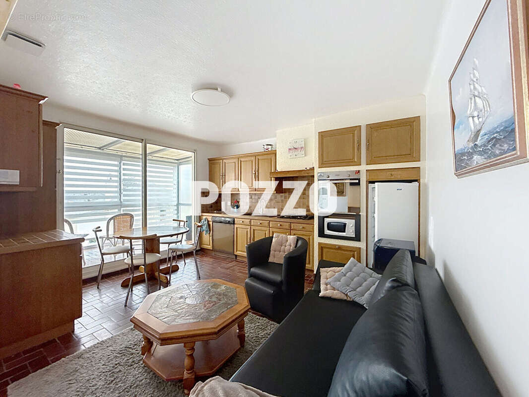 Appartement à DONVILLE-LES-BAINS