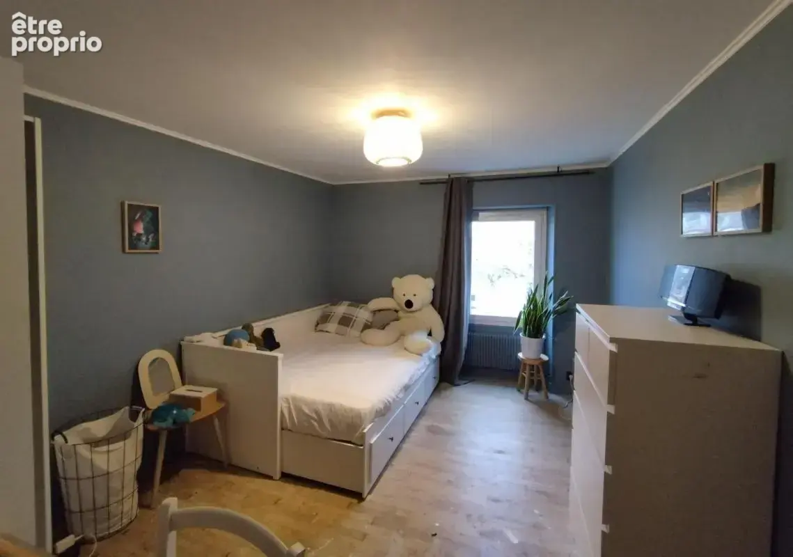 Chazelles, proche La Rochefoucauld. Maison de caractère de 223 m², 5 chambres, cour et grange - photo 12