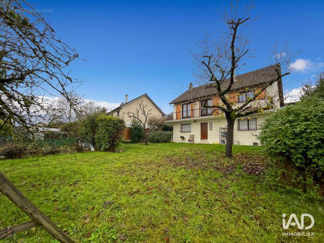 Photo 3 - Maison à COUBRON