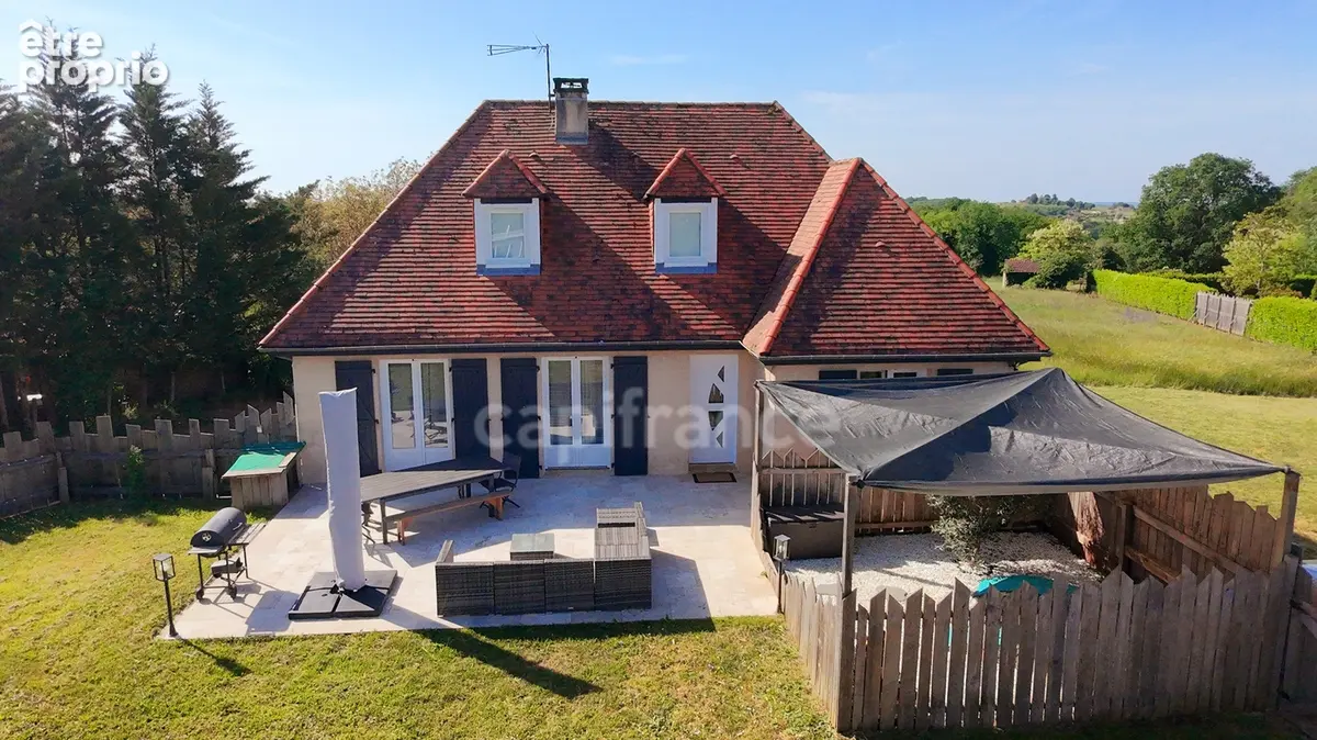 Maison à Salignac-Eyvigues, 155m², 7 pièces, 5 chambres, 5667m² de terrain, sans travaux, rentabilité, terrain en plus à bâtir - photo 2