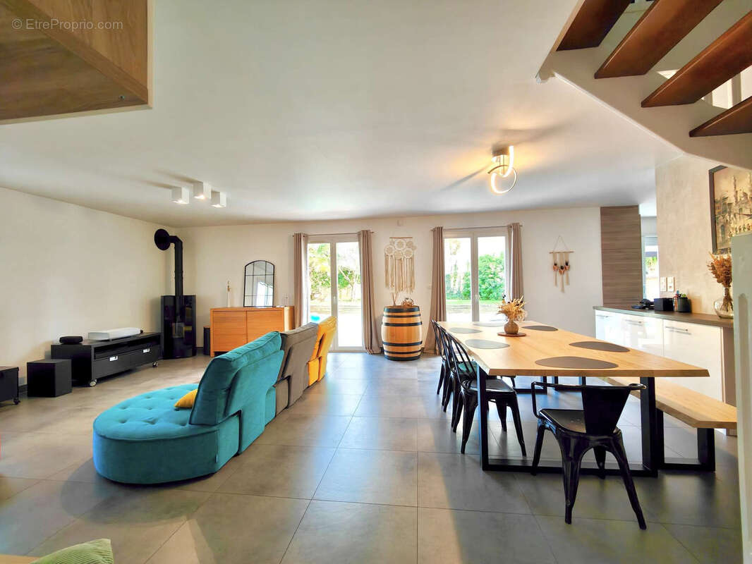 Maison à CIVRIEUX-D&#039;AZERGUES