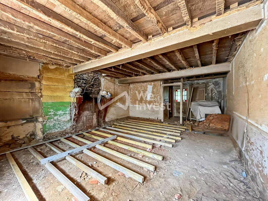 Maison à SAINT-PIERRE-SUR-VENCE