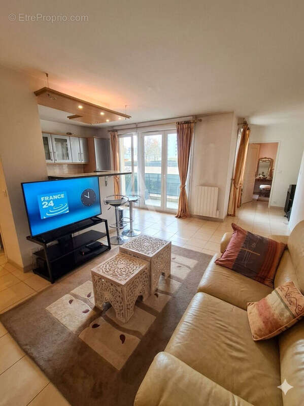 Appartement à COMBS-LA-VILLE