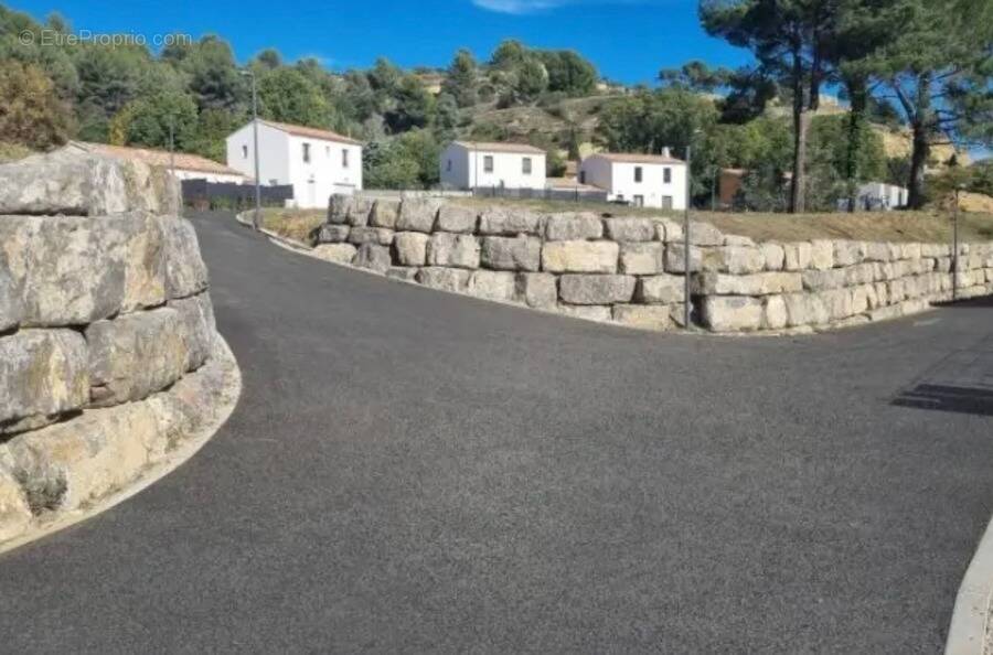 Terrain à CADENET