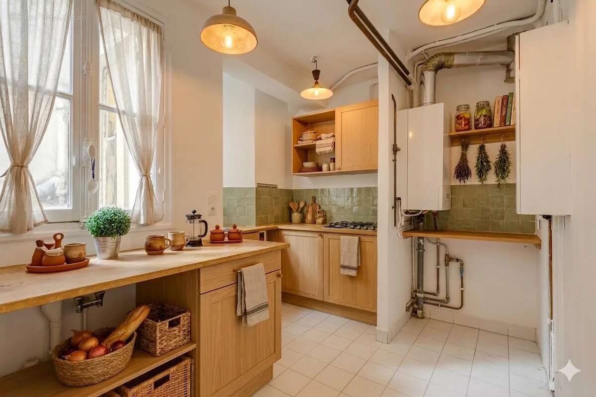 Appartement à PARIS-1E