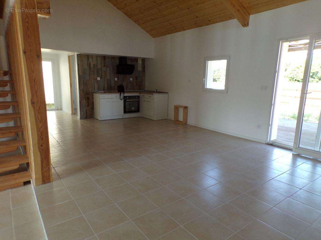Maison à RION-DES-LANDES