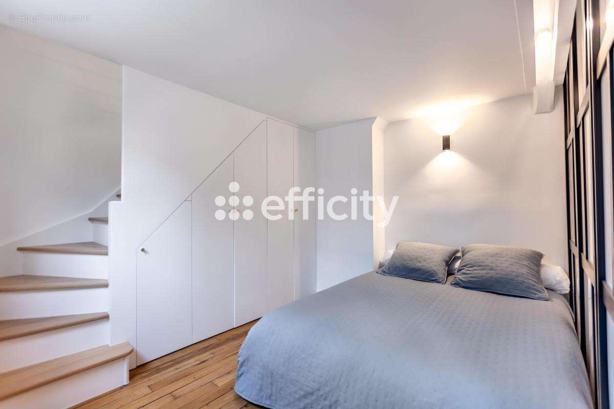Appartement à PARIS-7E