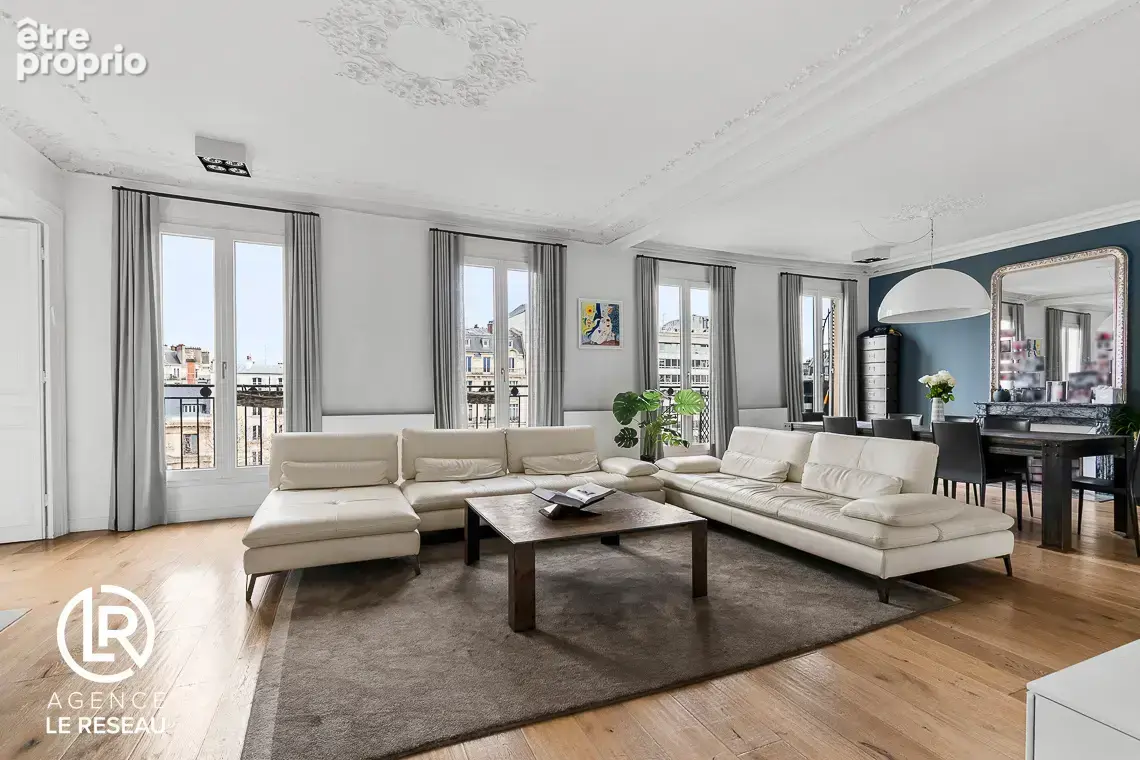 Appartement familial et lumineux en parfait état au dernier étage situé dans le quartier Charles Laffitte - photo 2
