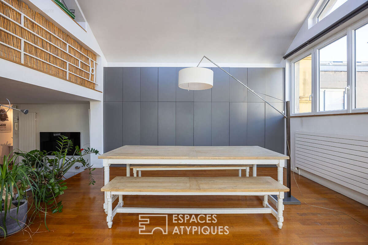 Loft baigné de lumière dans un ancien atelier en coeur de ville - photo 4