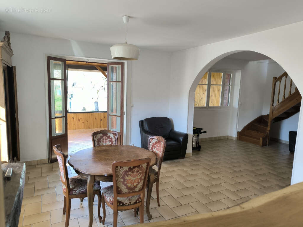 Maison à CERVON