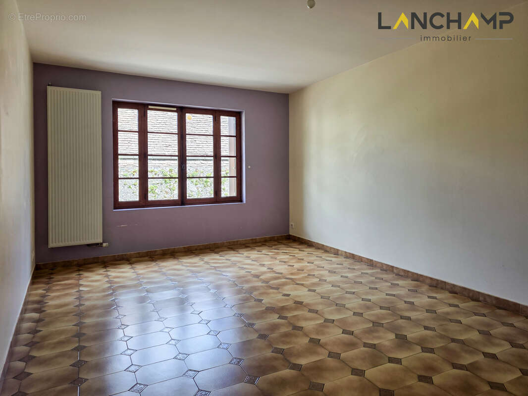 Maison de 134 m2 avec grange de 230 m2   Un potentiel exceptionnel - photo 4