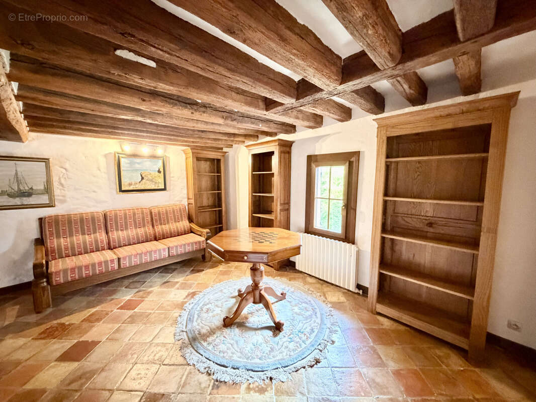 Maison à SAINT-CYR-SUR-MORIN