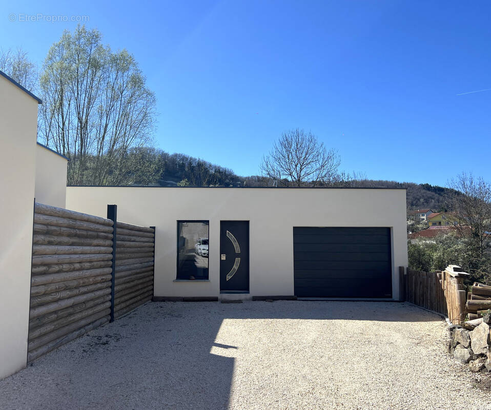 Maison à SAINT-GERMAIN-LAPRADE