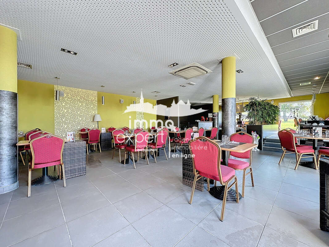 CHARMES   Murs commerciaux d'exception de 1 075 m2   Restaurant, Bar & Salle de Spectacle - photo 6