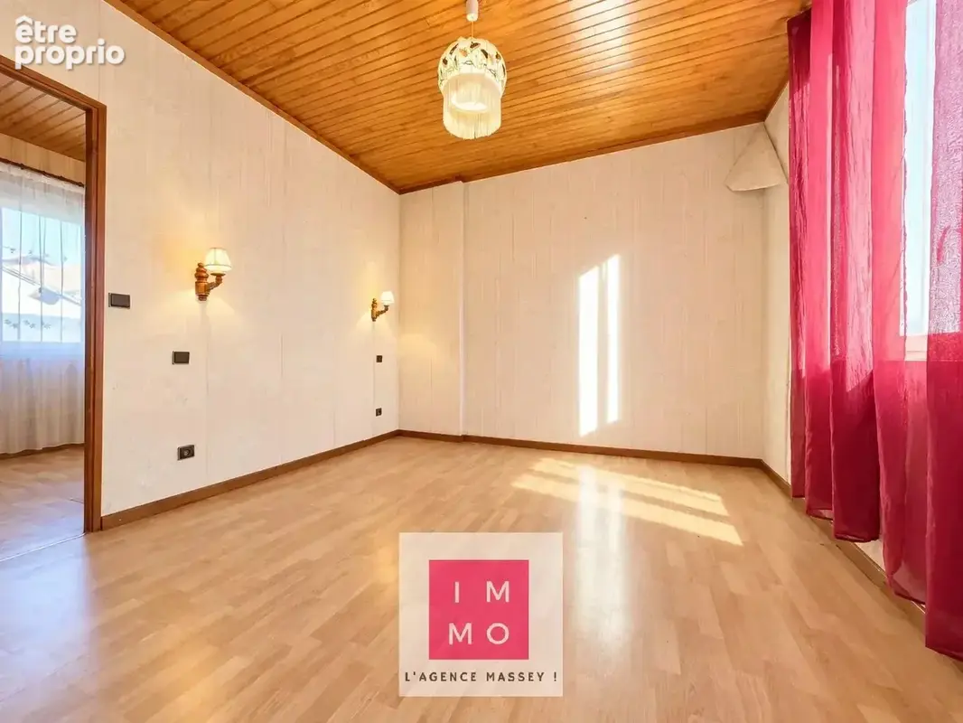 Charmante maison t3 sur deux niveaux  avec garage 20 m² et  des combles de 56 m² ! - photo 11