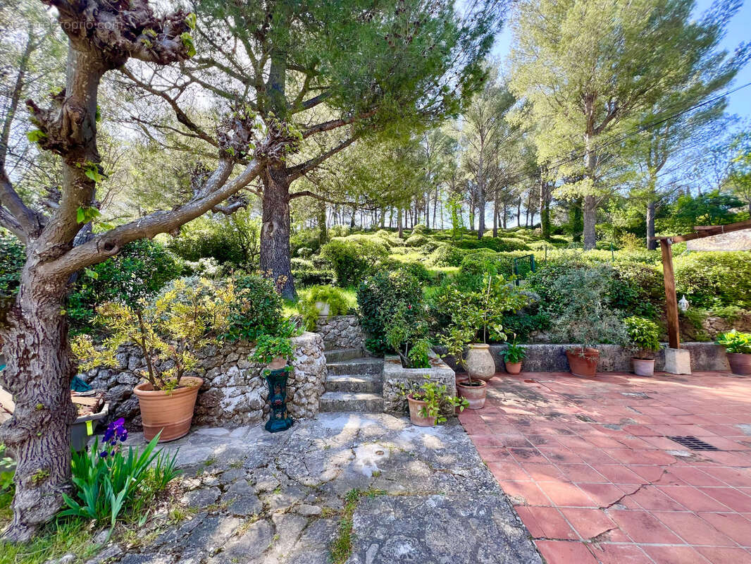 Maison à ROQUEVAIRE