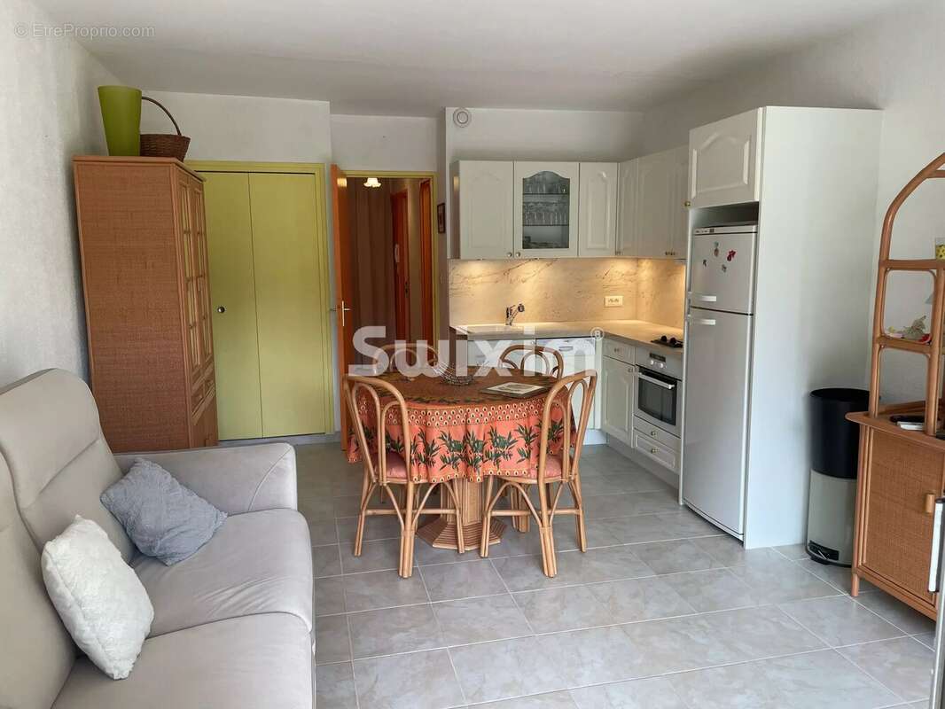 Studio cabine en rez de jardin + parking + cave - photo 3